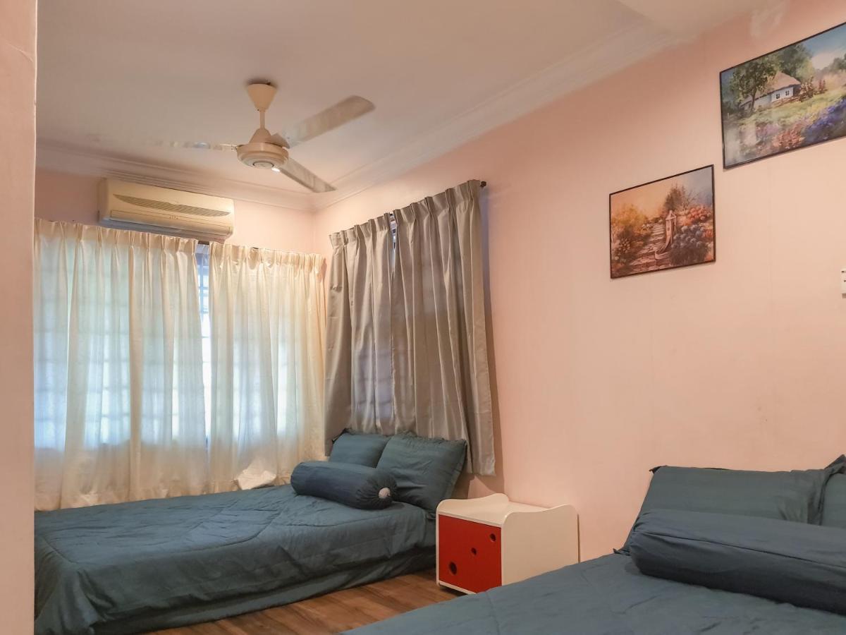 Holiday home Pool Max Bath Tub Bbq Steamboat Party 5bedroom 23pax Full Airconditioned *