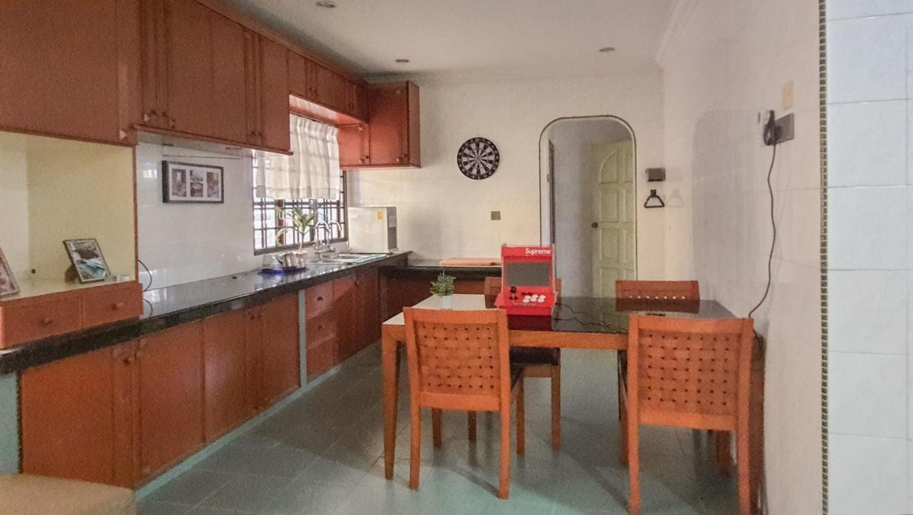 Holiday home Pool Max Bath Tub Bbq Steamboat Party 5bedroom 23pax Full Airconditioned *