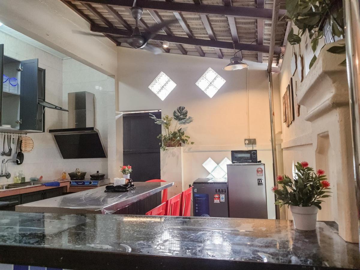 Pool Max Bath Tub Bbq Steamboat Party 5bedroom 23pax Full Airconditioned Malacca